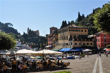 Piazza Martiri dell’ Olivetta