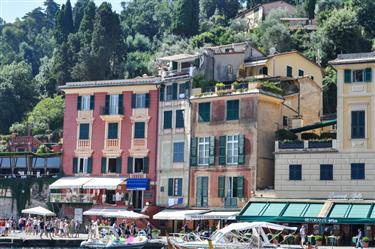 Piazza Martiri dell’ Olivetta