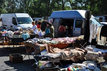 Villeneuve-les-Avignon Flea Market