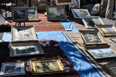 Villeneuve-les-Avignon Flea Market