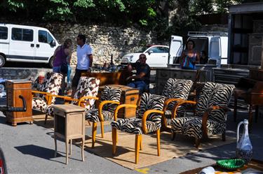 Villeneuve-les-Avignon Flea Market